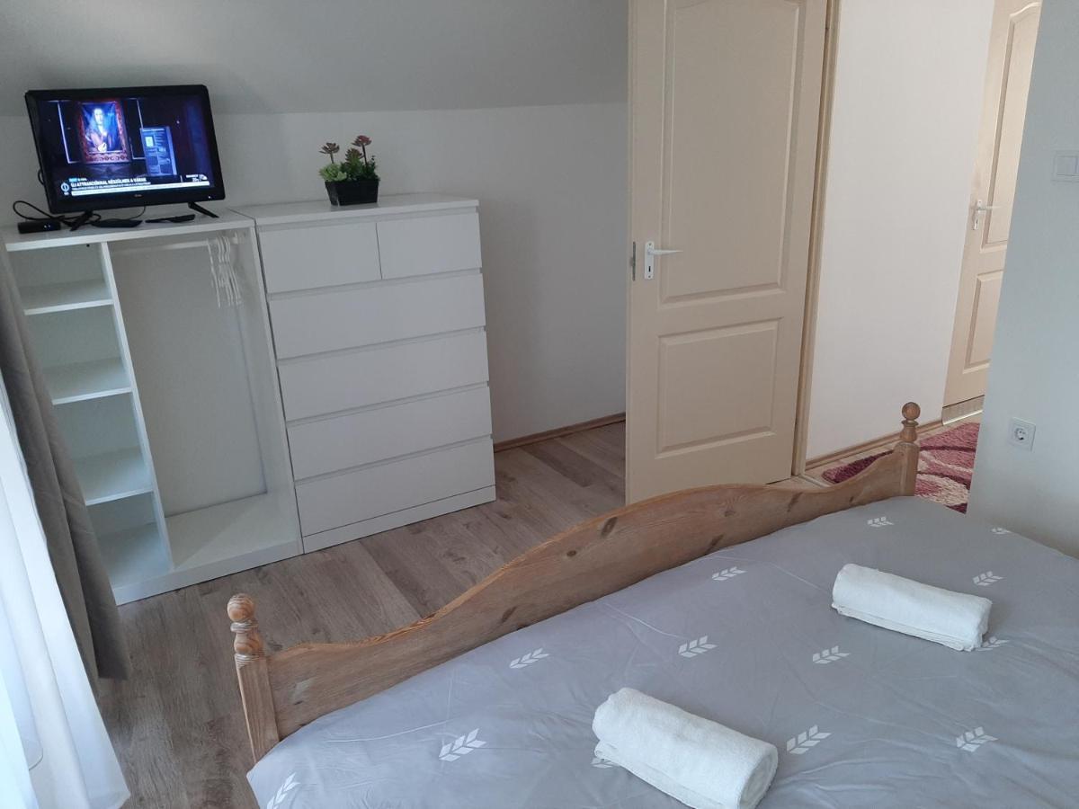 Hajdúszoboszló Nikolett Apartman מראה חיצוני תמונה