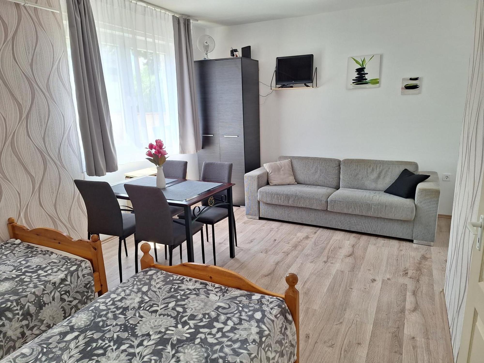 Hajdúszoboszló Nikolett Apartman מראה חיצוני תמונה